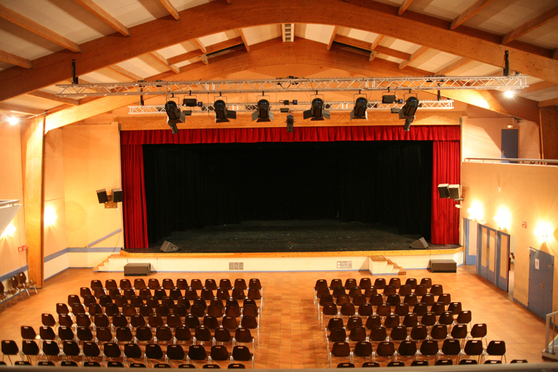 Salle Tino Rossi – Les Pennes Mirabeau  Orchestre de Cannes