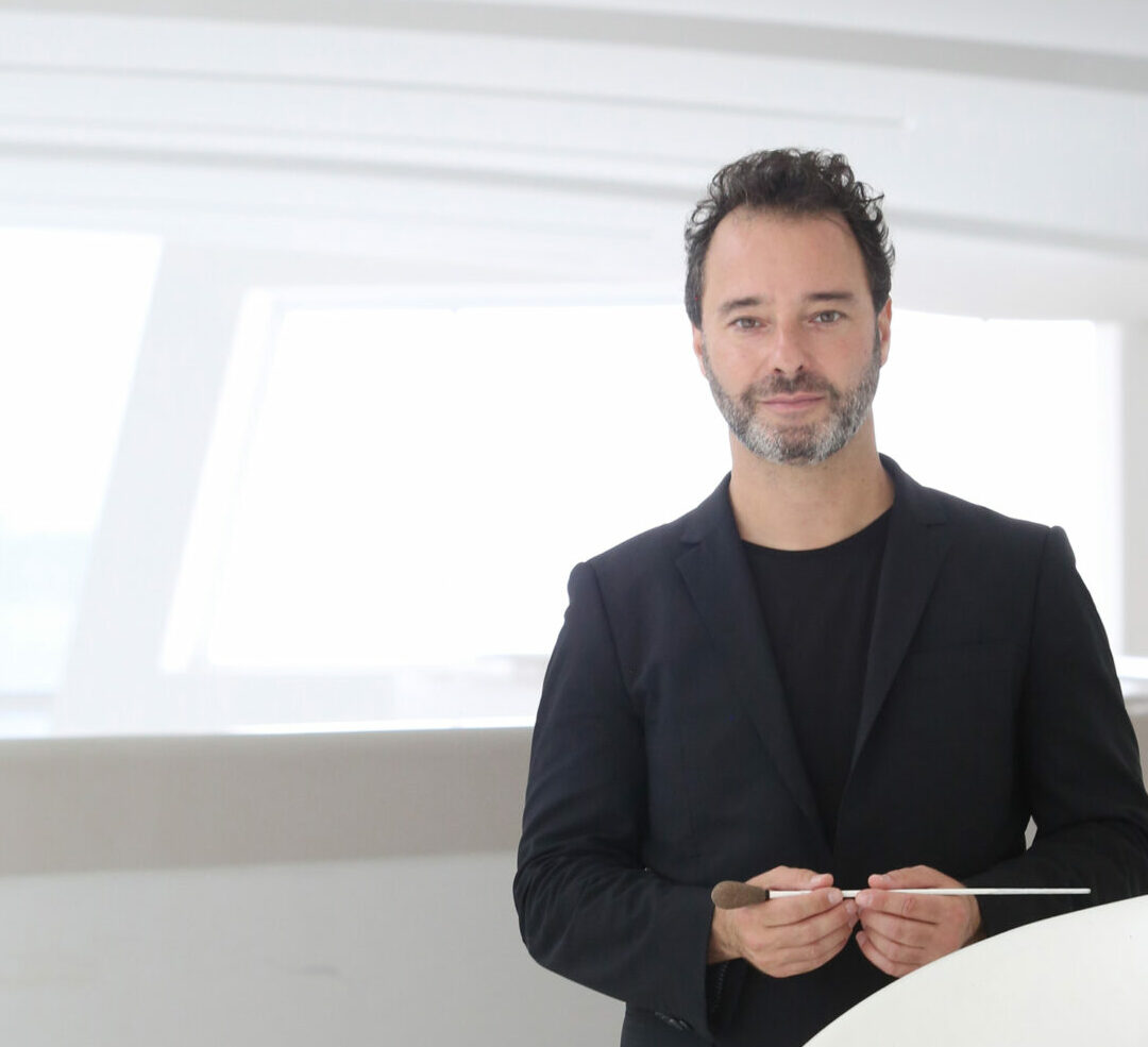 Une page se tourne, une autre s’écrit